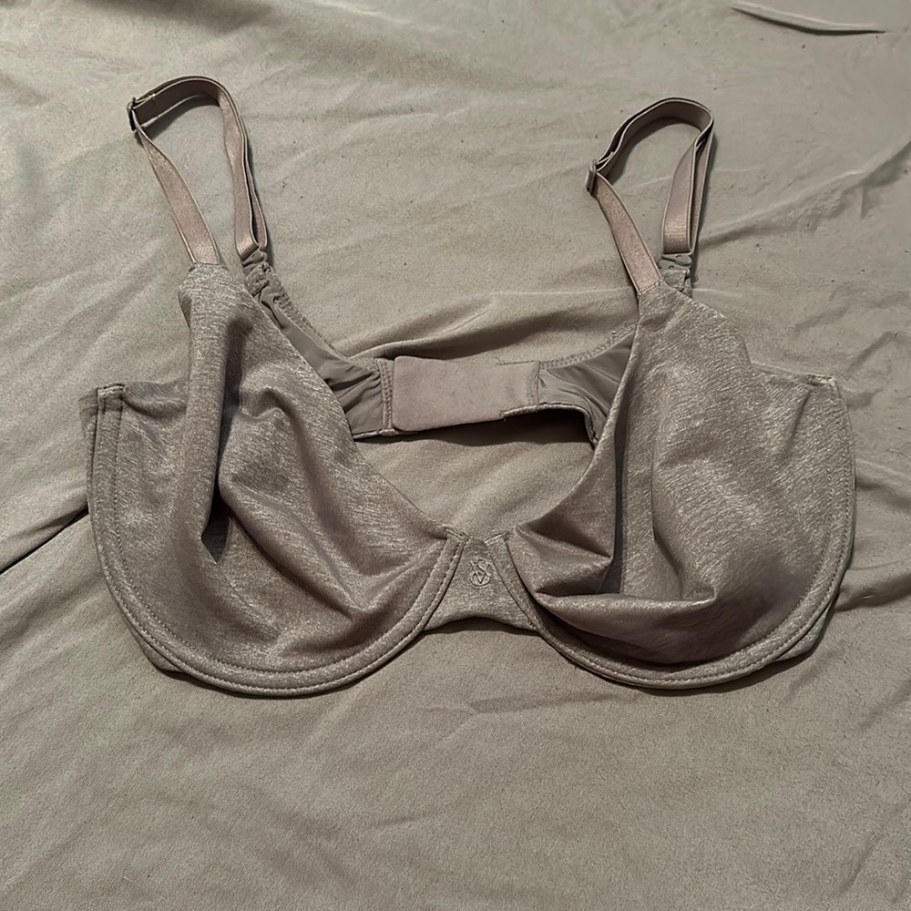 VICTORIAS SECRET BRA